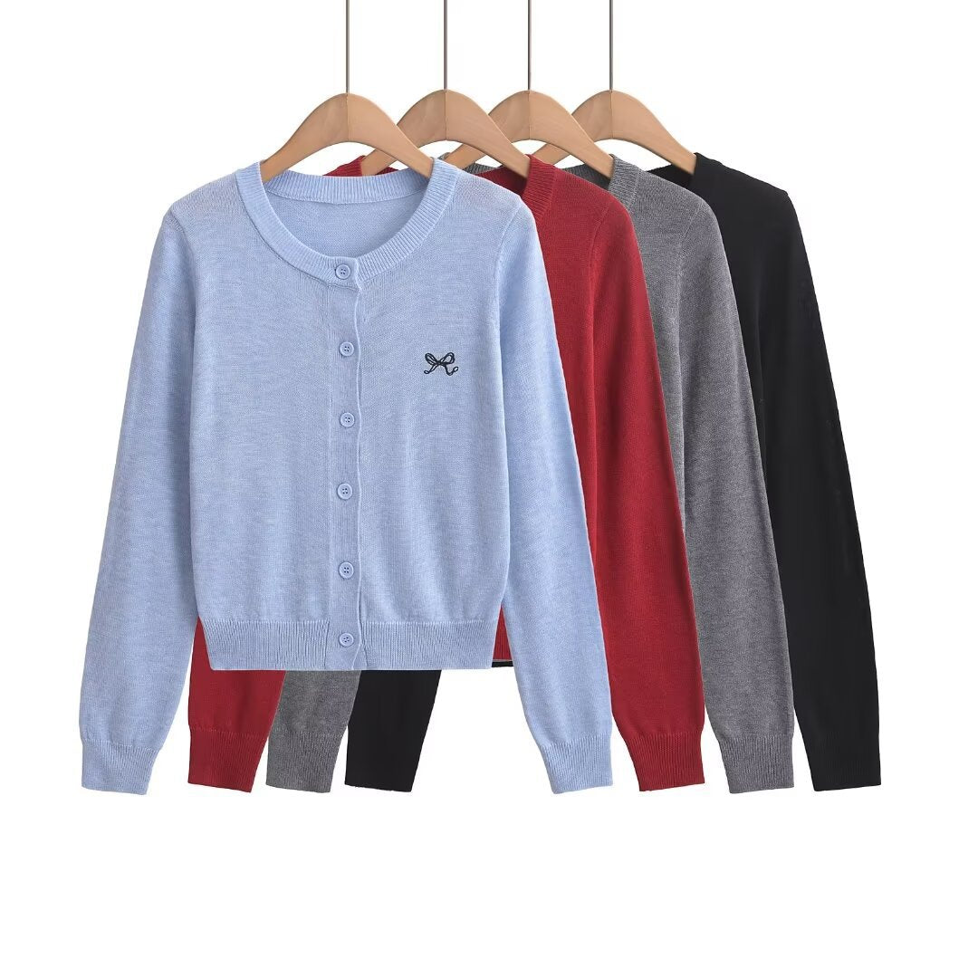 Round neck single breasted long sleeved top
